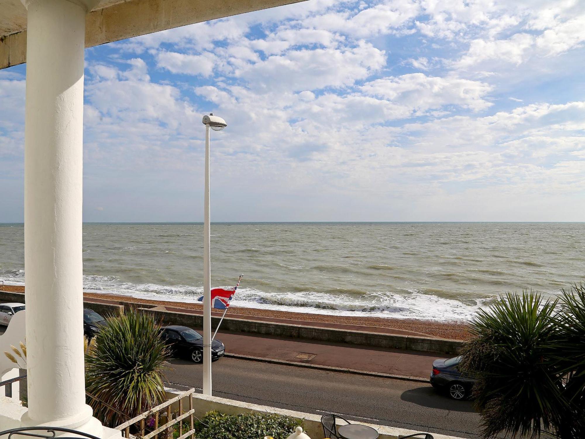 Seashore Apartment Сэндгэйт Экстерьер фото